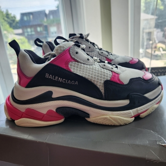 Balenciaga TRIPLE S SNEAKERS size 8 in VGUC - Picture 2 of 14